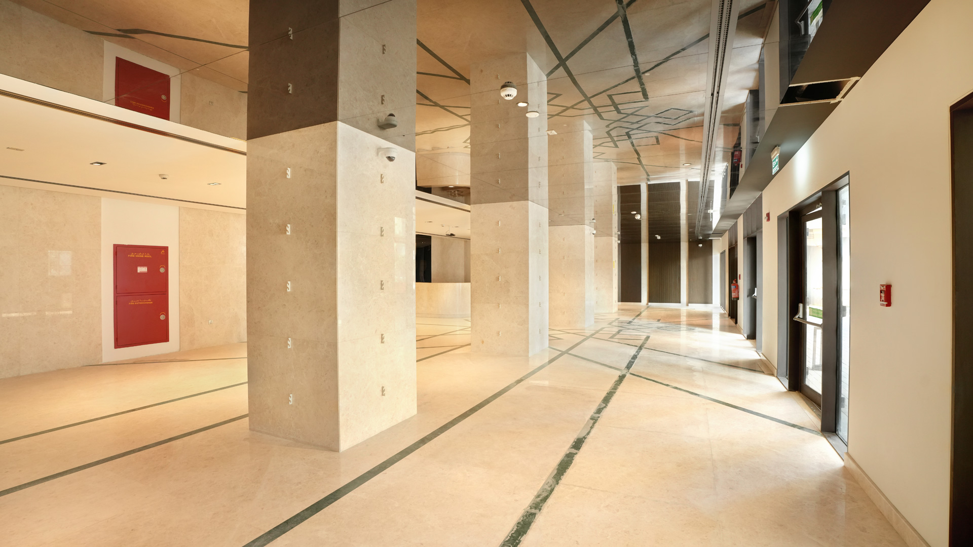 8 Beach villas LPS The pearl Qatar